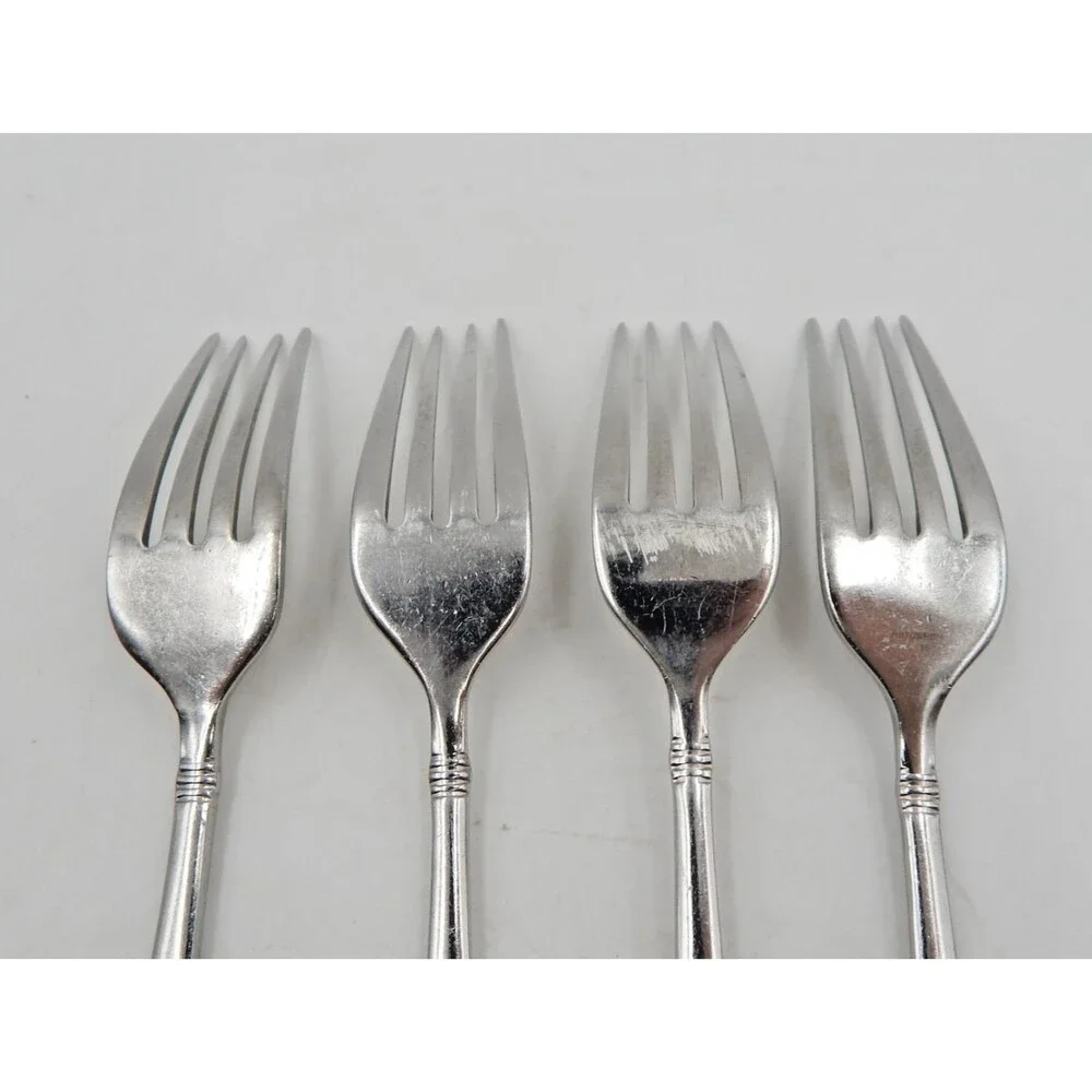 Oneida ASTRAGAL Heirloom 18/10 Stainless Dinner Fork 7 1/2